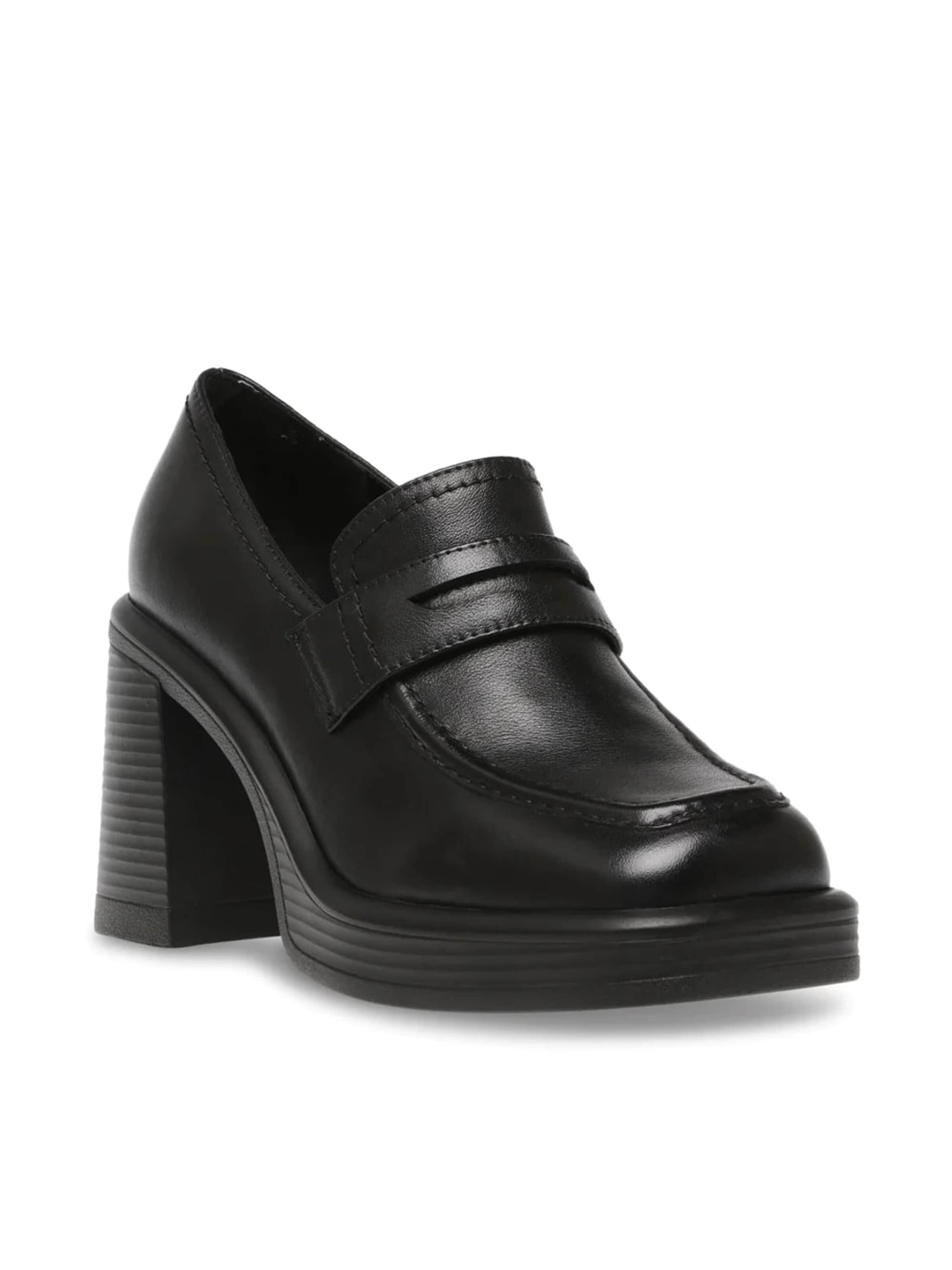 STEVE MADDEN Mocassins in Zwart: voorkant