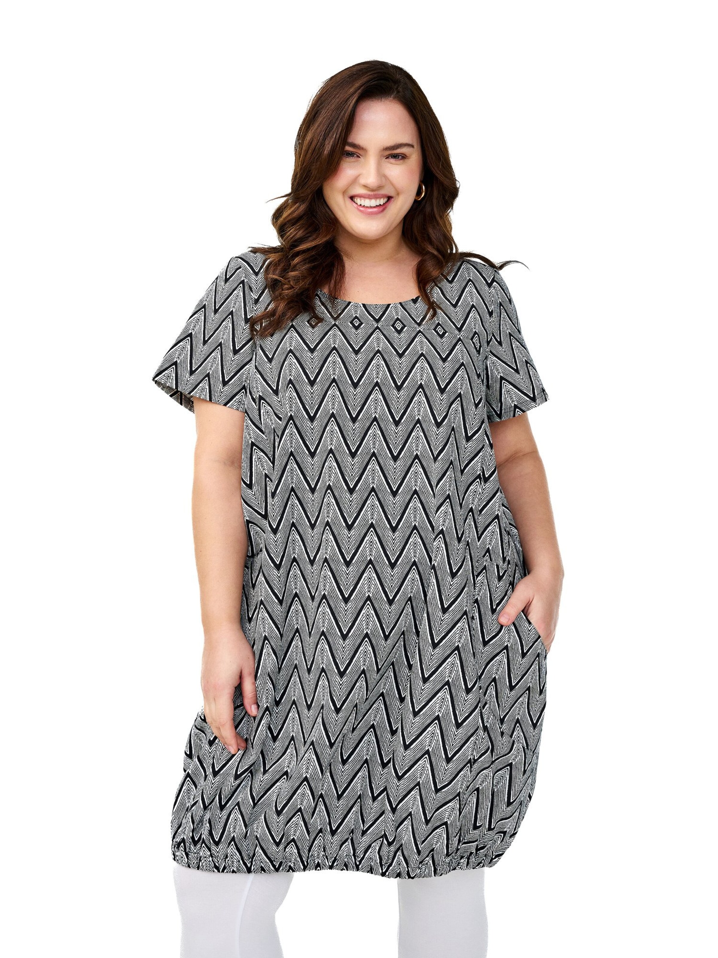 Abito 'Jeasy' di Zizzi in bianco: frontale