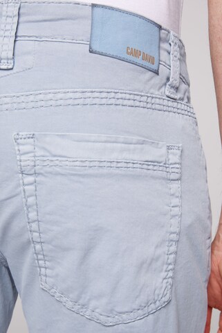 CAMP DAVID Slimfit Shorts 'RO:BI Skater' in Blau