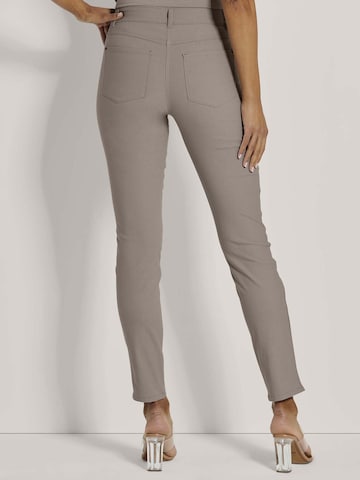 Skinny Pantalon MADELEINE en marron