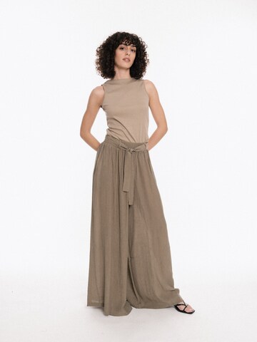 Top 'Confection' de la 4TAILORS pe verde