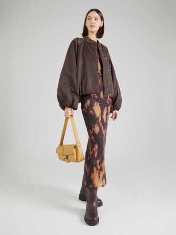 WEEKDAY Kleid in Braun