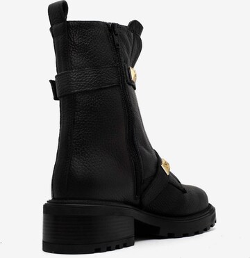 KAMMI Ankle Boots in Black