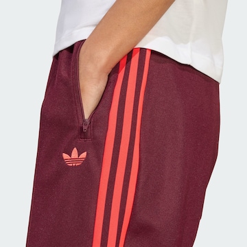 ADIDAS ORIGINALS - regular Pantalón en rojo