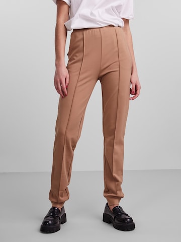 PIECES Tapered Pants 'Klara' in Brown: front