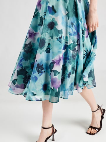 Rochie de la Vera Mont pe verde