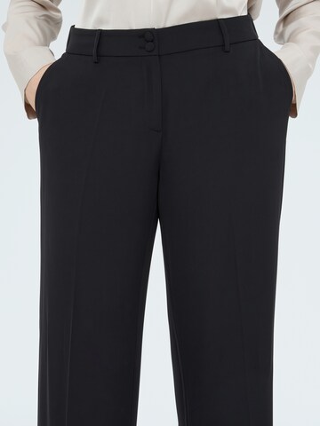 Fiorella Rubino - regular Pantalón en negro