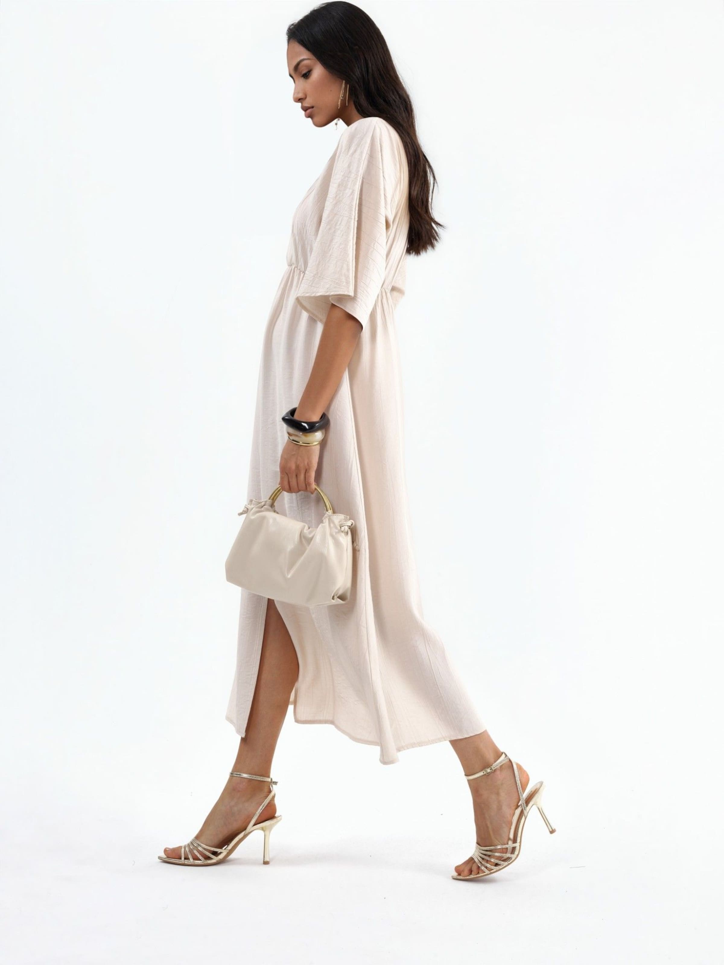 Busem Jurk in Beige: voorkant