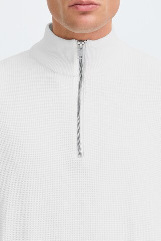 !Solid Sweater 'SDVian' in White