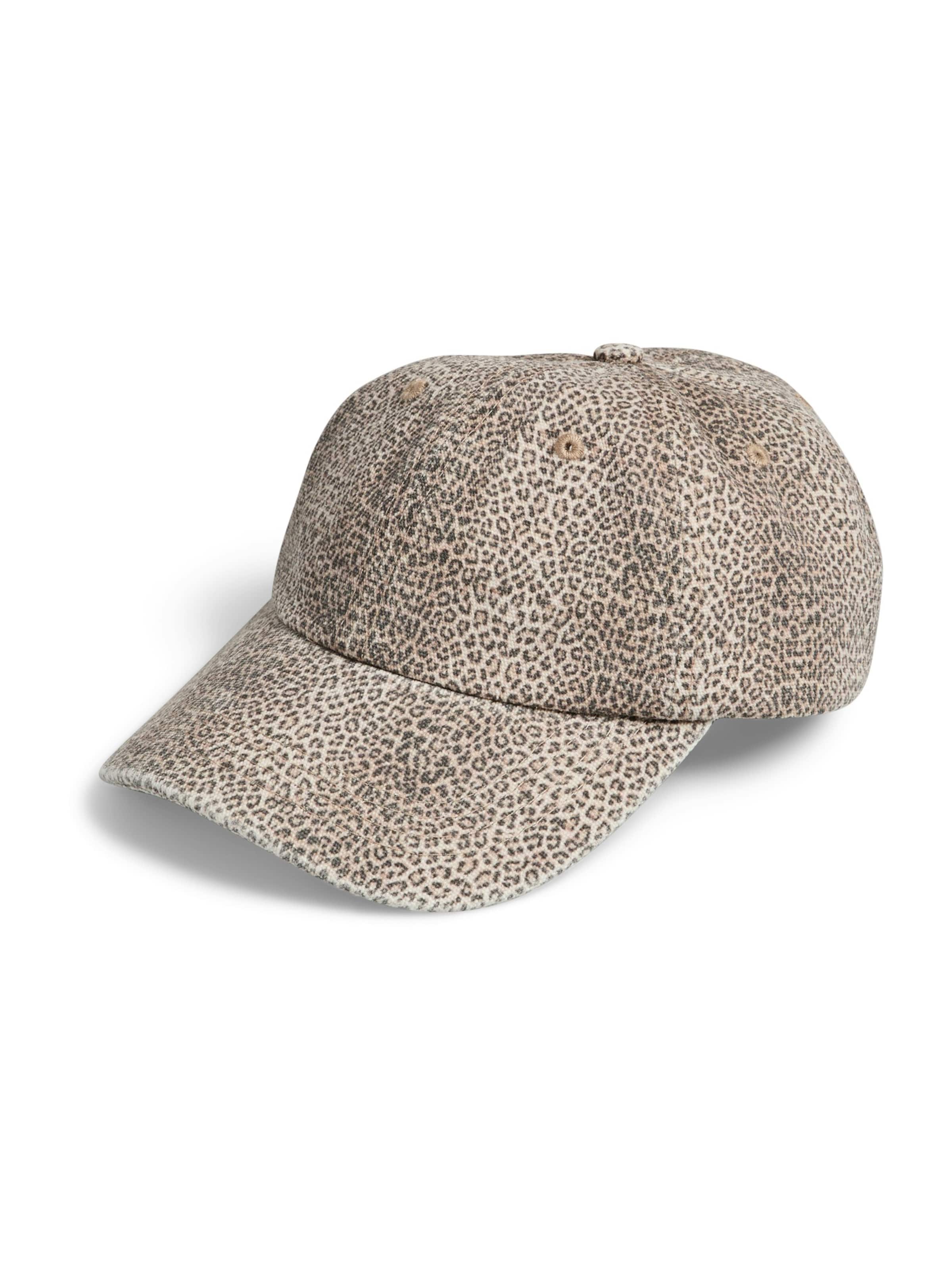 PIECES Cap 'PCKAREN' in Black: front