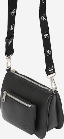 Calvin Klein Jeans - Bolso de hombro en negro: frente