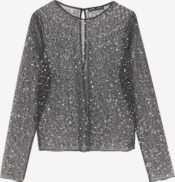 Pull&Bear Blouse in Grey: front