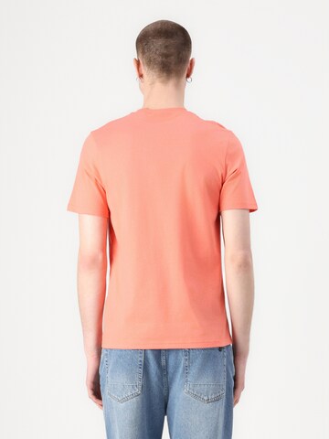 Lyle & Scott T-shirt i orange: baksida