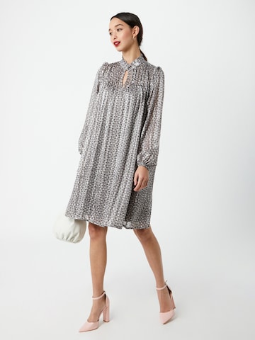 Robe 'Enea' SISTERS POINT en gris