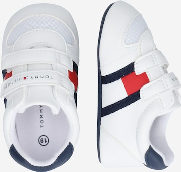 TOMMY HILFIGER Lauflernschuh in Weiß