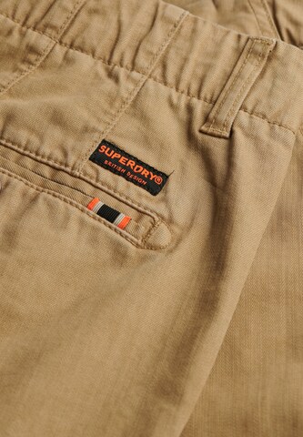 Regular Pantalon chino Superdry en beige
