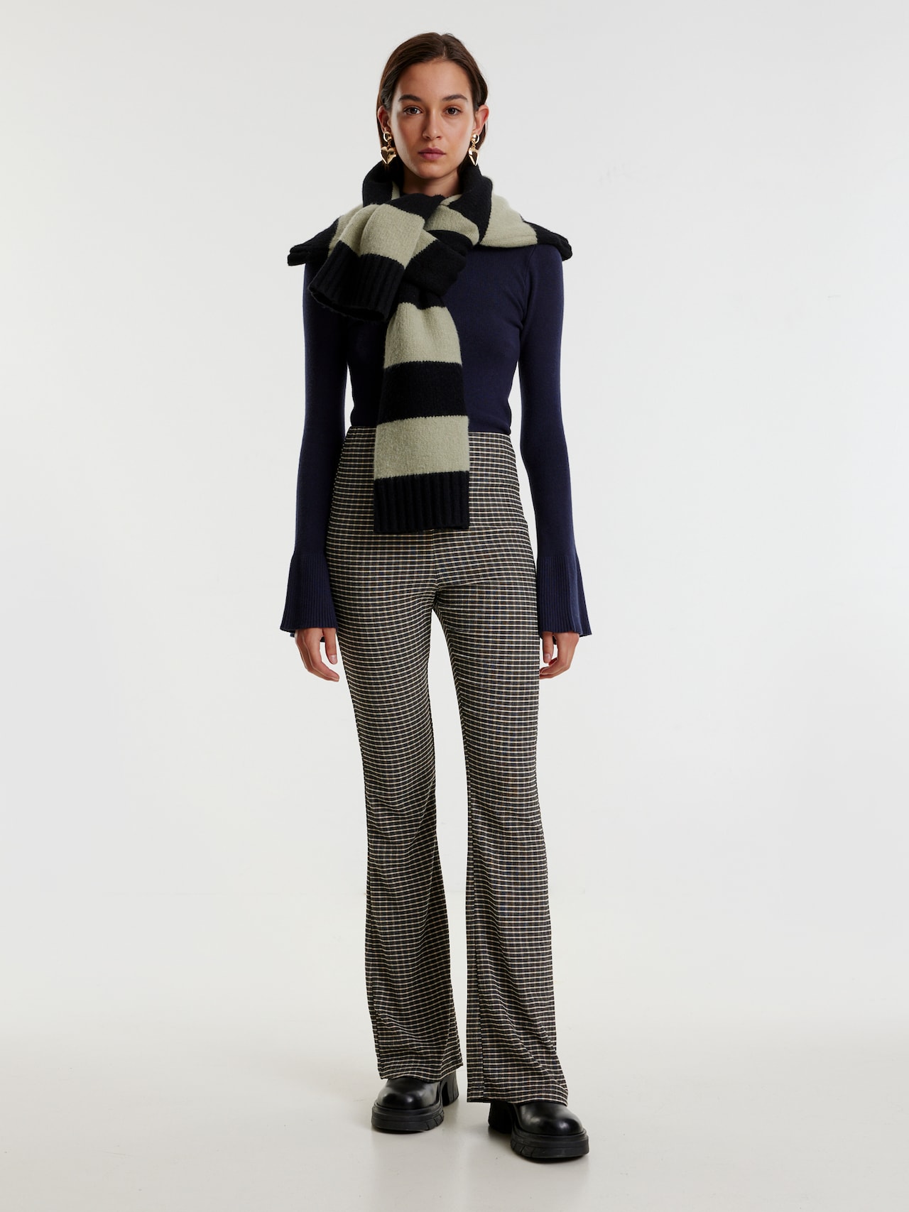 EDITED Produkte Hose 'Zelinda' grau