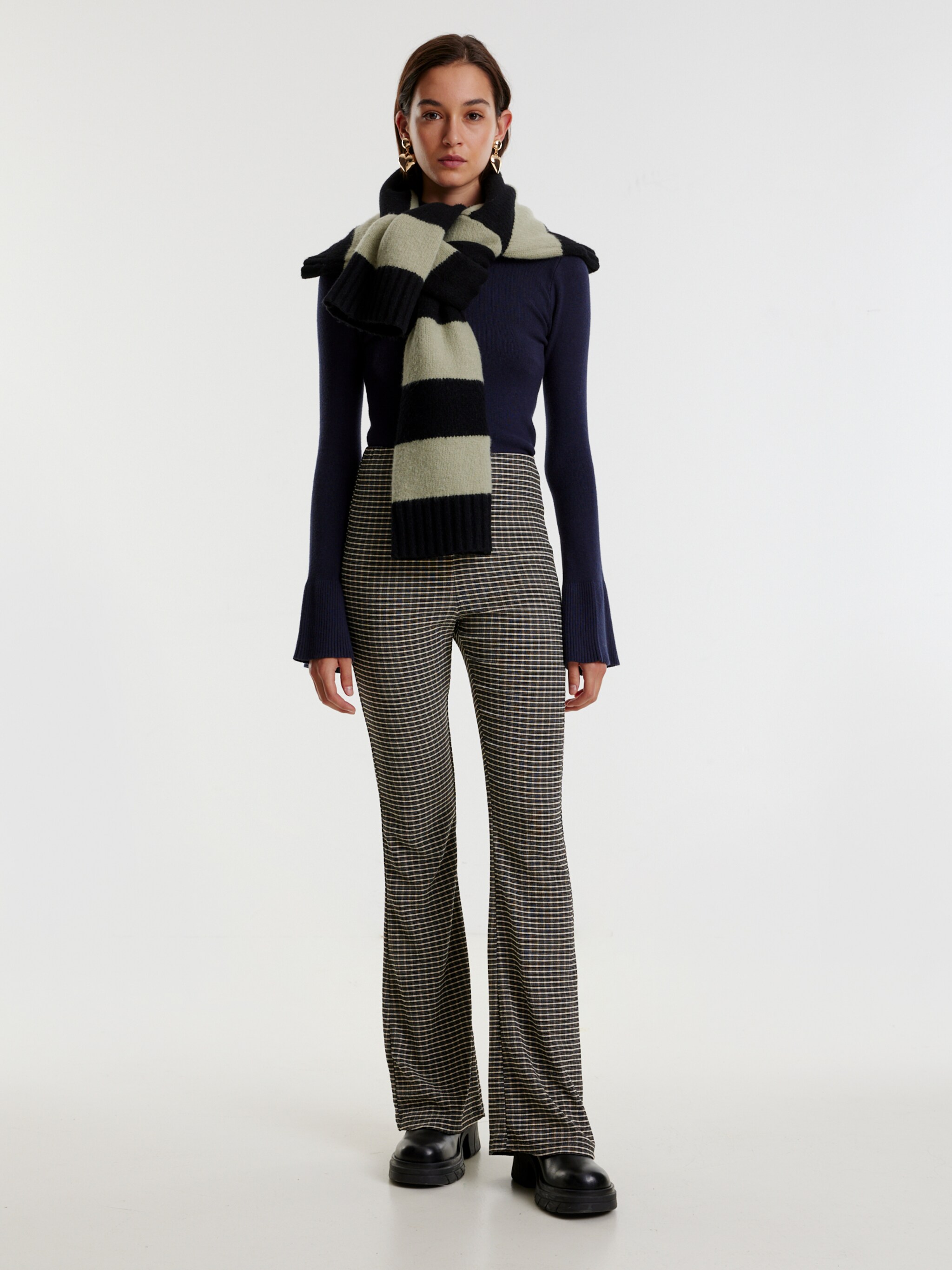 EDITED Produits Pantalon 'Zelinda' gris