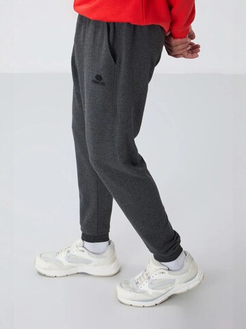 Effilé Pantalon Tommy Life en gris