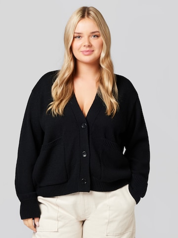 Cardigan 'Abby' A LOT LESS en noir : devant