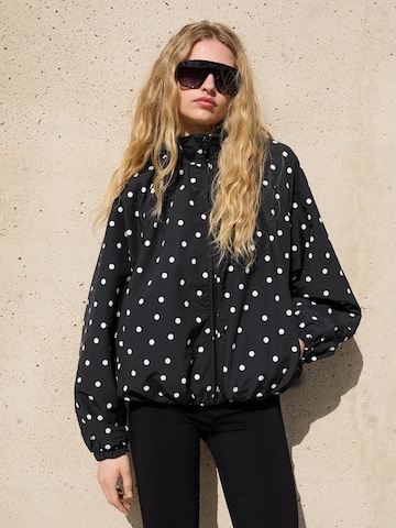 Bershka Átmeneti dzseki - fekete: elől