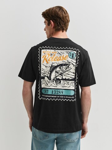 Next T-Shirt in Grau: Vorderseite