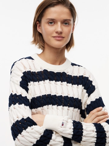 Pull-over Tommy Jeans en bleu