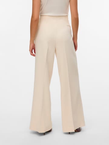 Wide leg Pantaloni con pieghe 'VMELMA' di VERO MODA in beige