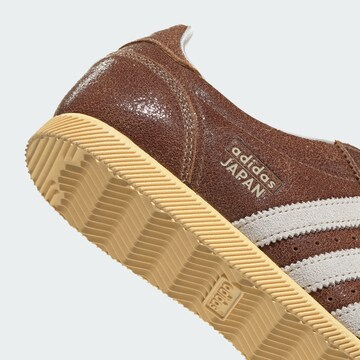 ADIDAS ORIGINALS - Sapatilhas baixas 'Japan' em castanho