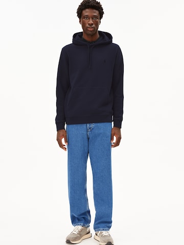 Sweat-shirt ARMEDANGELS en bleu