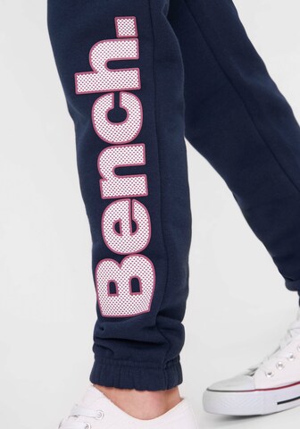 BENCH Regular Hose in Blau