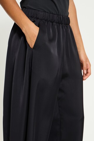 ICHI - Pierna ancha Pantalón 'IHHARTLEY' en negro