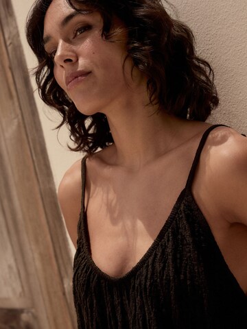Robe Next en noir