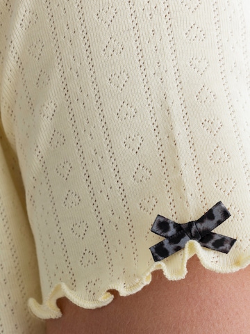 Maglietta 'T-Shirt Pointelle' di Hey Honey in giallo