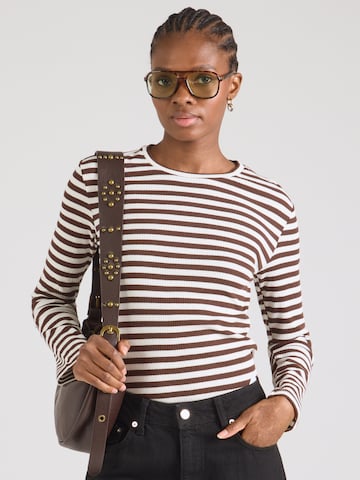 T-shirt 'PCRUKA' PIECES en marron : devant