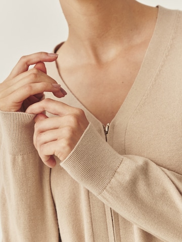 Pullover di TATUUM in beige