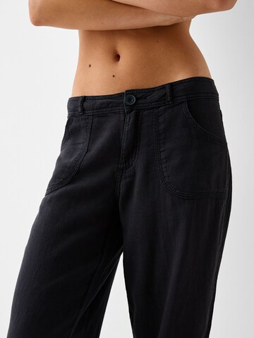 Bershka Loosefit Hose in Schwarz