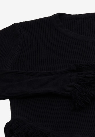 swirly Sweater in Black