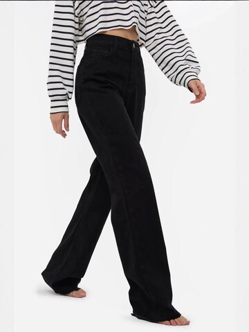 Hiccup - Perna larga Calças de ganga em preto