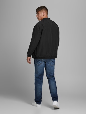 Jack & Jones Plus Prechodná bunda 'Rush' - Čierna