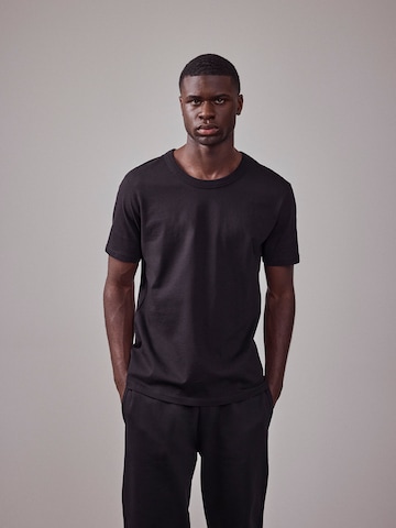 DAN FOX APPAREL Shirt 'The Essential' in Zwart: voorkant