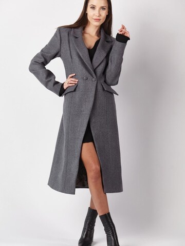 Cappotto invernale 'Ekstrawagancki' di mandragora in grigio