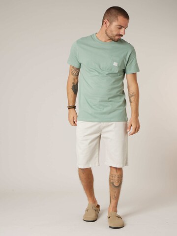 Deeluxe Regular Shorts 'Varty' in Grau