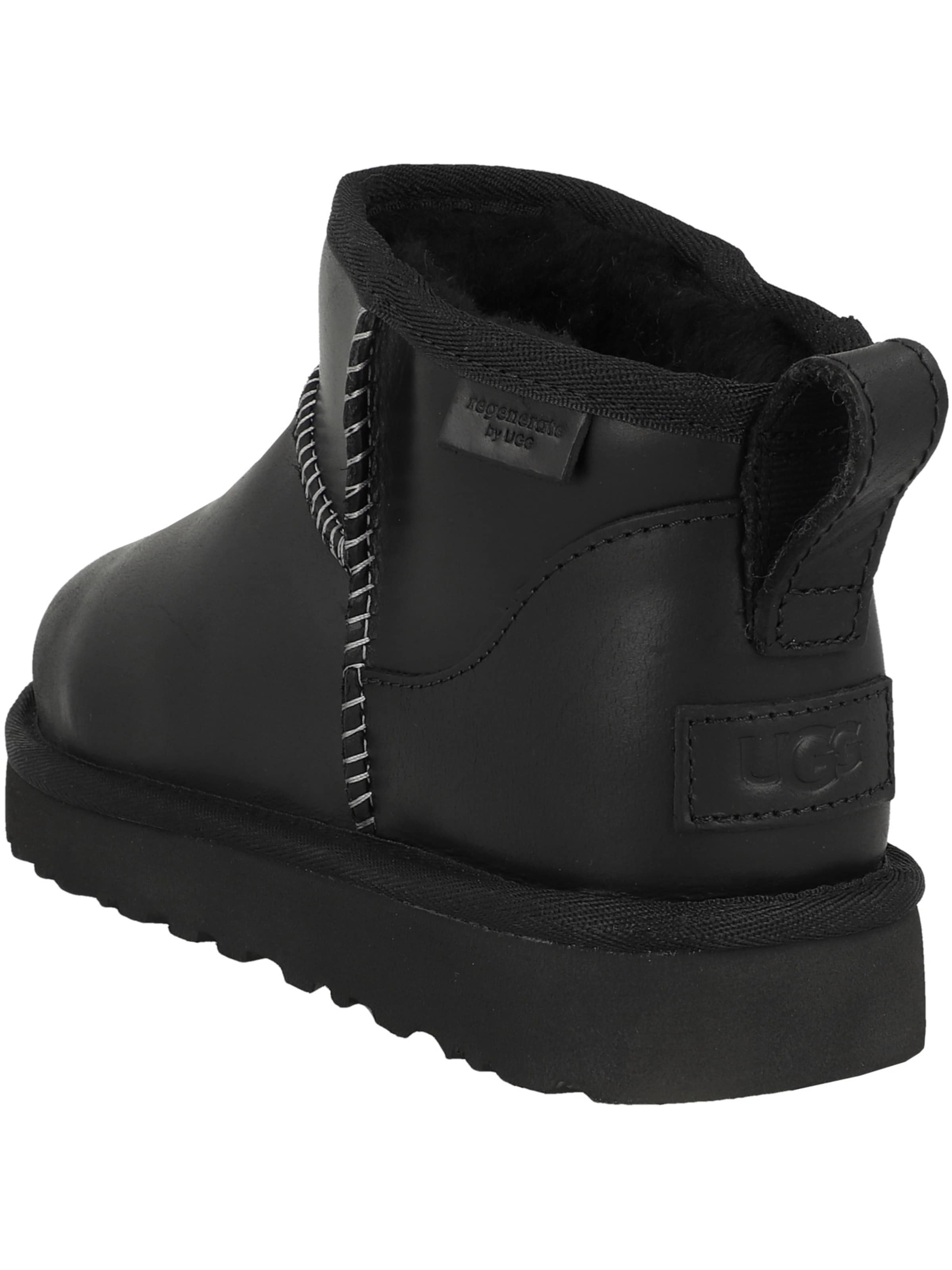 UGG Boots 'Classic Ultra Mini' in Black