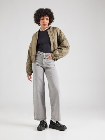 Wide leg Jeans 'VMFREYA' di VILA in grigio