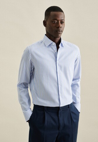 Coupe regular Chemise business SEIDENSTICKER en bleu : devant