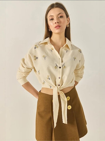 Camicia da donna di Bianco Lucci in giallo