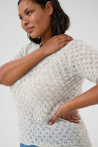 Pull-over 'Loura' KAFFE CURVE en gris