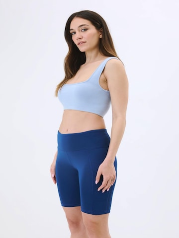 C&City Skinny Shorts in Blau
