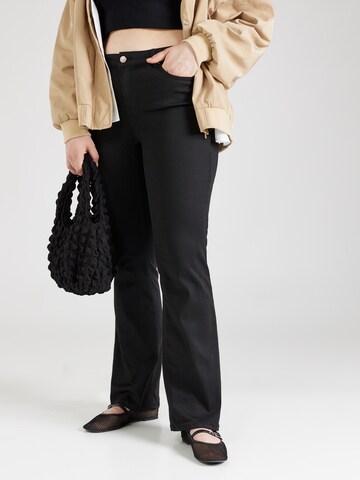 Vero Moda Curve Flared Jeans 'VMCFLASH' in Black: front